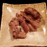炭火焼ジビエ 焼山 - 2016/10/20
            猪バラ (塩)480円