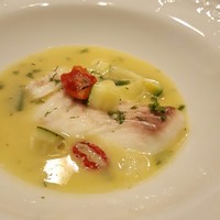 銀座うかい亭 - 本日の魚介料理。平目のスープ仕立て。