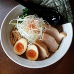 無双のつけ麺・辛シビ・中辛950円／平成28年10月