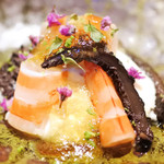 日本料理 晴山 - 先付 香茸と車海老、春菊の胡桃ホワイトソースがけ
      