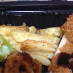 カフェスマイル - 下にはフライドポテト