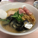 中華そば よしかわ - 煮干しじみそば、830円。