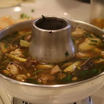 バーン・タム - トムセップ（イサーン風モツ鍋）