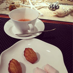 ラトリエ ドゥ ジョエル・ロブション - 最後のお茶菓子(^^)