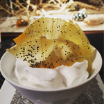 ラトリエ ドゥ ジョエル・ロブション - 芸術みたいです。美しくて食べるのがもったいないデザートです。