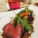 ラトリエ ドゥ ジョエル・ロブション - 仔羊背肉のロースト クミンの香る茄子のコンポートとレモンのコンフィ 美しいー鮮やかな色にため息でした。お野菜も一つ一つが美味しかったです。
