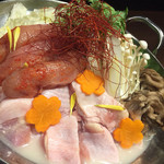 九州料理 薩摩太鼓 - 薩摩地鶏と旬野菜の明太子鍋