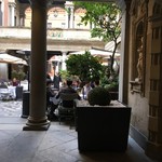 Il Salumaio di Montenapoleone - パティオのテラス席