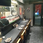 焼き鳥 武士 - 一階カウンター