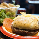 ABC Commissary - 1/3 lb Angus Bacon Cheeseburger ($11.29)、Asian Salad with Chicken ($10.69)