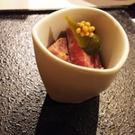 Restaurant27 - ―2016.10.22―
      丹波のイノシシのテリーヌ。
      イノシシが歯応えあり、これから始まるコースのウォームアップ。