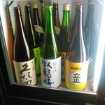 日本酒・海鮮 二六丸 - お酒のショーケース３