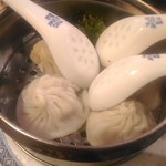 香港麺 新記 - 小籠包