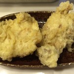 うどん 丸香 - かしわ天（左：むね肉、右：もも肉）