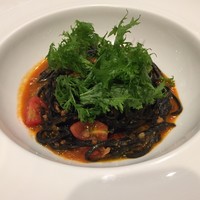 セストセンソ 新宿タカシマヤ店 - イカ墨を練り込んだタリオリーニ