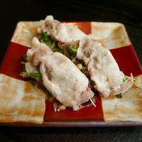 瓢斗 新橋店 - 豚蒸ししゃぶ、野菜を巻いて出来上がり