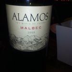 神戸プレジール 本店 - ワインは赤♪いい香りでお肉との相性もすごくよかったです