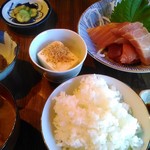 Dainingu Musutaki - マグロぶつ定食580円