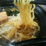 福満園 - ラーメンはスープにもう少しコクやまろやかさがほしい。台湾ラーメンの方が良かったかな？