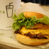 SHAKE SHACK　THEATER DISTRICT - 料理写真:ShackBuger ($5.5)、Shake vanilla ($5)