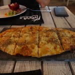 Itaca Resto & Lounge - 3 cheeses pizza