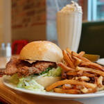 Clinton Street Baking Co. & Restaurant - 料理写真:FRIED CHICHEN SANDWICH ($15)、SHAKE Coffee ($12)