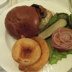 The Langham - チーズバーガー