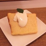 m cafe - シフォンケーキ　キャラメル