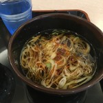 そば処吉野家 - 辛味肉つけそばの漬け出汁