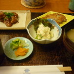 伊予路 - 日替りランチ（鶏の桑焼き、ポテトサラダ、ジャコカツ）