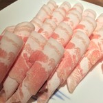 中国火鍋専門店 小肥羊 - 国産豚肩ロース肉 600yen('16.09)