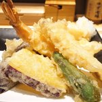 蕎麦きり みよた - 天もり板せいろ+麺大盛り 880円 の天ぷら