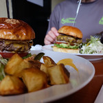 ザ・コーナー ハンバーガー＆サルーン - 