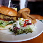 ザ・コーナー ハンバーガー＆サルーン - チェダーチーズトッピング