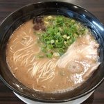 八源 門真本店 - 醤油豚骨ラーメン(650円)