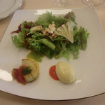 前菜：カリフラワーのムース、帆立のポワレ