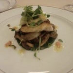 フレンチサック - 真鯛のポワレ　法連草のピュレとふんわりエノキバター