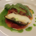 フレンチサック - 岩井鶏もも肉のポワレ　夏野菜ソースとモッツァレラ