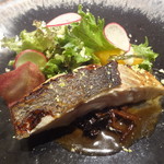 レストランエール - 魚料理：スズキ　キノコのソース