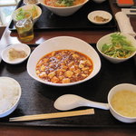 楽山 - 麻婆豆腐ランチ890円　（ライス大盛り＋60円）