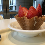 カフェ・ディ・フェスタ - ストロベリーキャラメルサンデー 2016/01/06