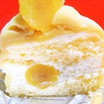 パティスリー アンシャンテ - 白餡入マロンクリームで表面がミッチリ覆われていて、和菓子の練り切りみたいな雰囲気♪