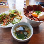 肉屋のローストビーフ丼