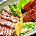 ・Horse sashimi (1-4 persons)