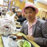KATZ'S DELICATESSEN - 夫、タジタジ。