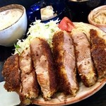 げんこつ亭 - 2016年10月
      ロース(焼き)とんかつ定食