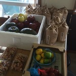 笠岳峠の茶屋 - 入口付近に地のモノ