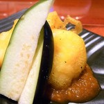 STEAK-KAPPO  TSUKI - サラダ用の茄子を添えたフリット