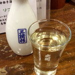 活菜 - 日本酒「三諸杉」(380円)。