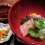 Myouken Ishiharasou Shokusai Ishikura - 鮪と鯛。鮪は黄身醤油で。